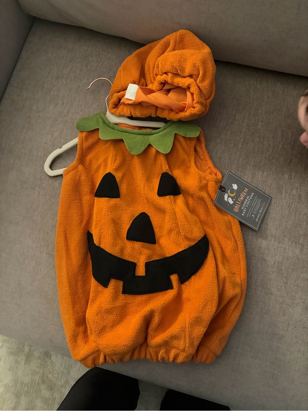 Pottery barn kids pumpkin costume NWT
